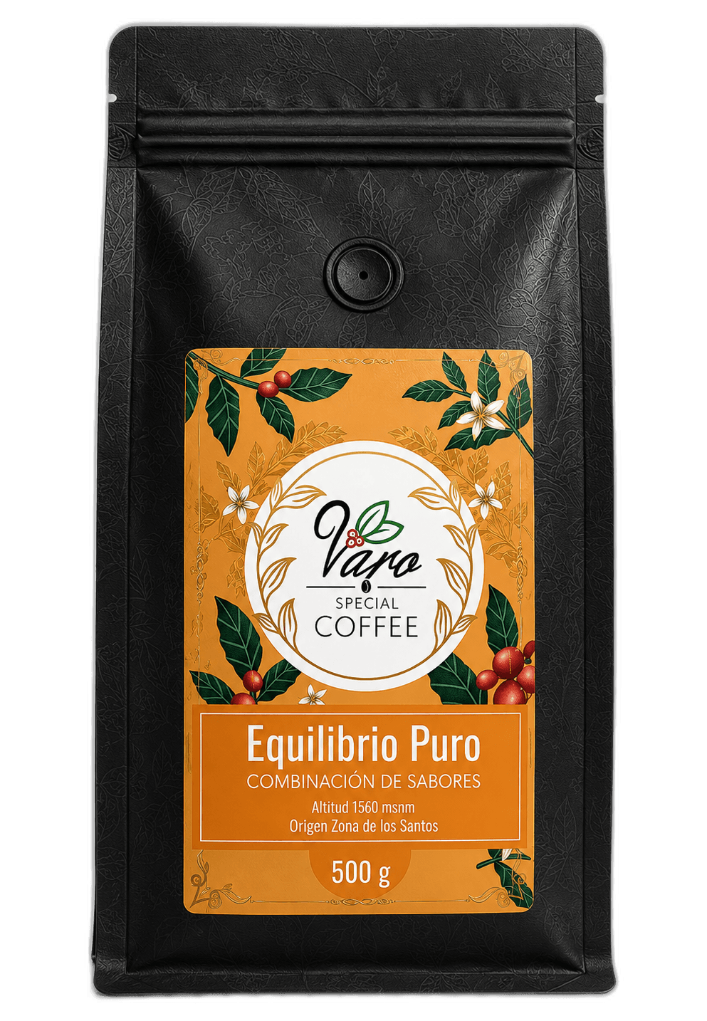 Bolsa de café Equilibrio Puro de Varo Special Coffee sobre pedestal, iluminación cálida de atardecer.
